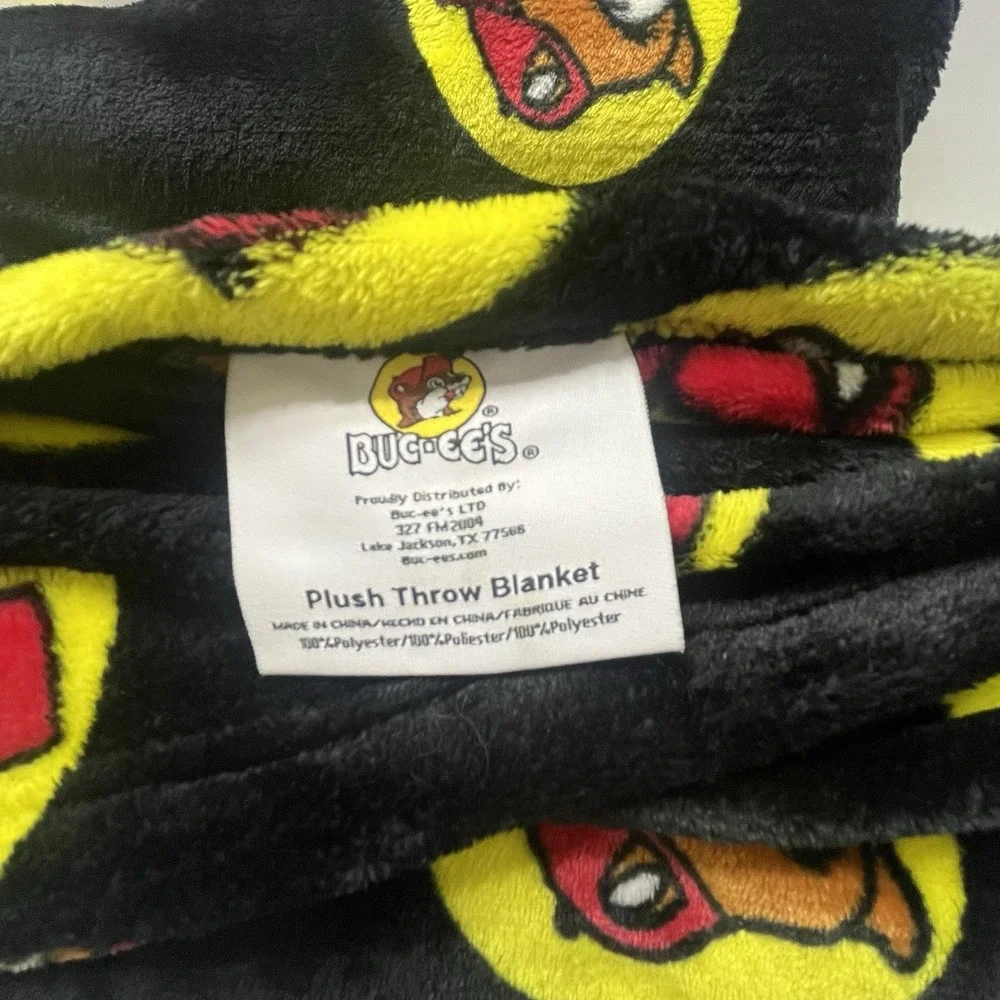Buc-ee's Super Soft Plush Throw Blanket 49.5